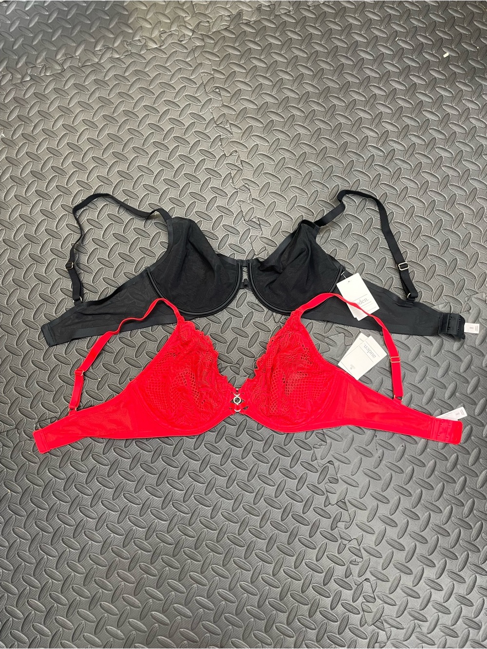 Two Auden Women's Lace Underwire Bras- Black and Red NWT
